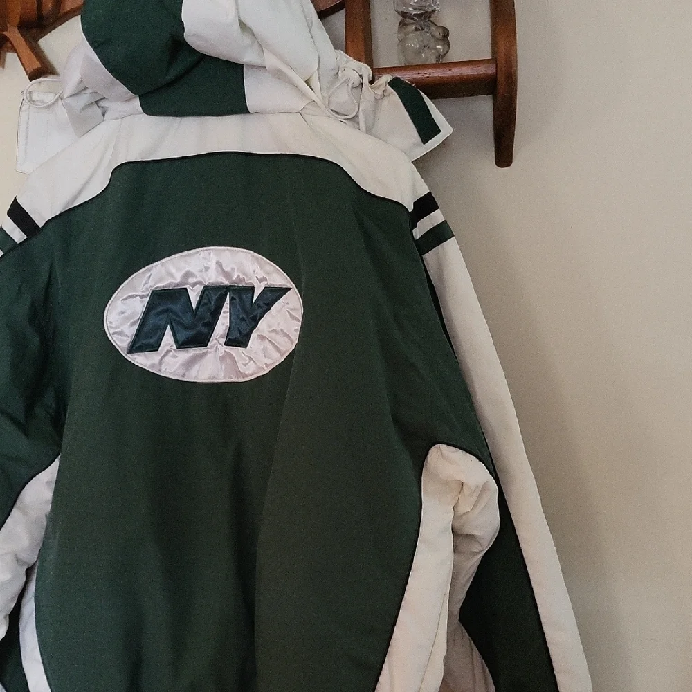 NFL Green and White Winter Jacket - Picture 4 of 4